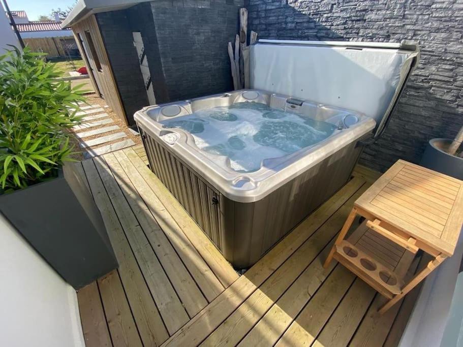 Villa Avec Jacuzzi Proche De La Mer Et Du Centre Barbâtre Extérieur photo